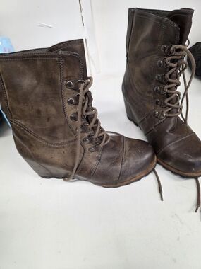 Women’s Lace-Up Wedge Ankle Boots - Brown